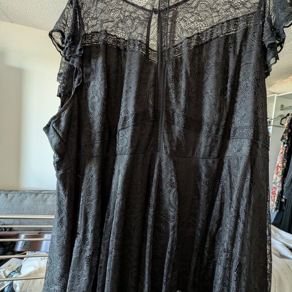 Lace top - Picture 2 of 3